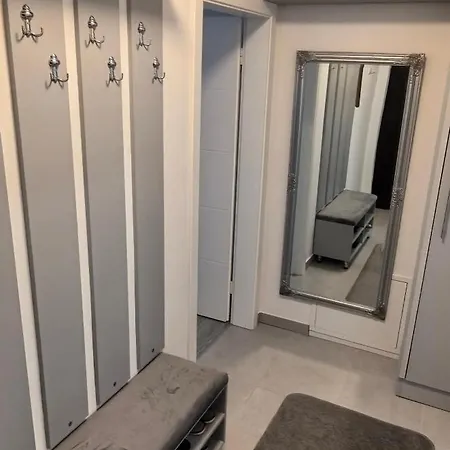 Vaske 2 Sa Garazom *